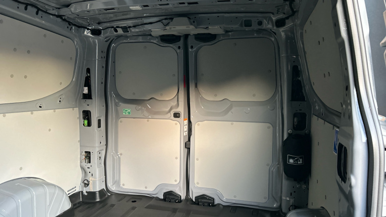 Ford Transit Custom E-320 L1 Rwd 100kW 65kWh H1 Van Limited Auto